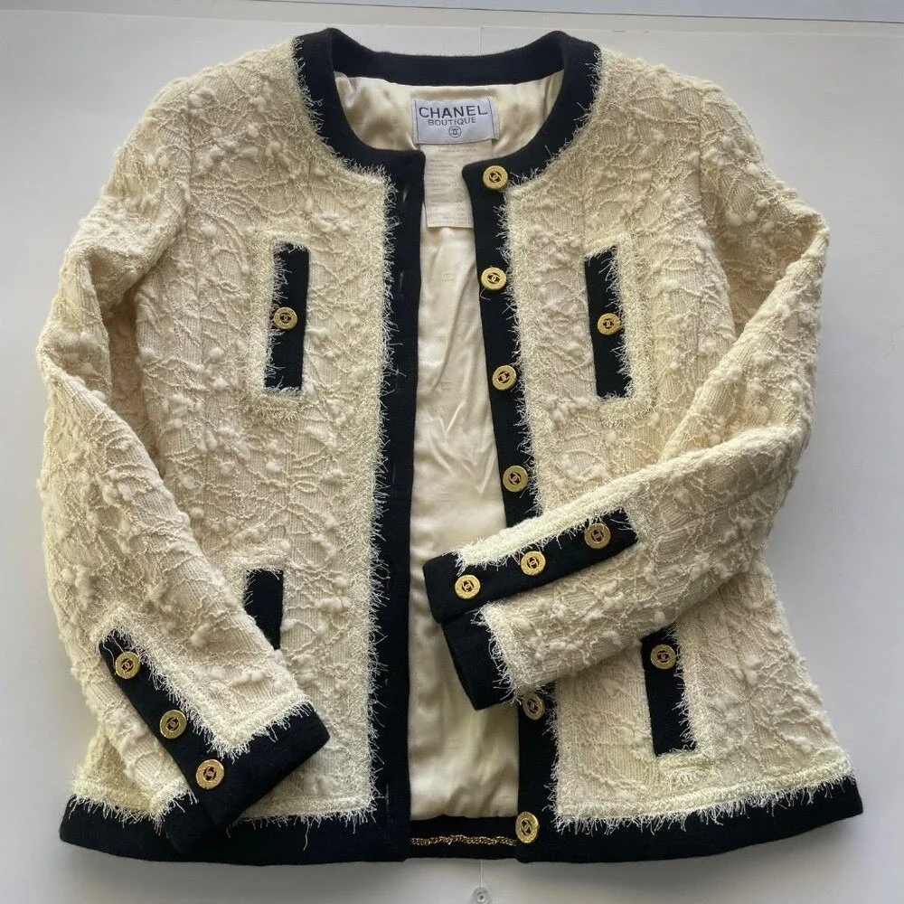 CHANEL 1994 Runway Tweed Jacket CC Buttons Boucle Iconic Collectable Size 42 EUC